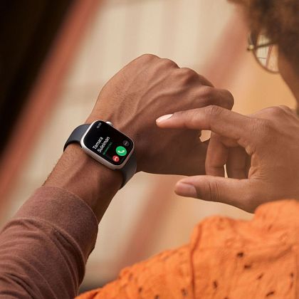 картинка Apple Watch Series 8, 45 мм, корпус серебристого цвета, ремешок белого цвета, размер M/L от маркетплейса TEMA.shop 5